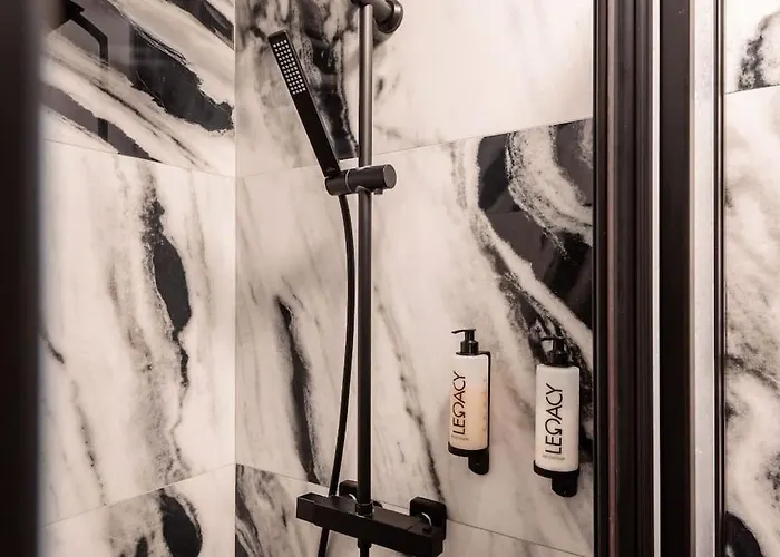 & Functional דירה